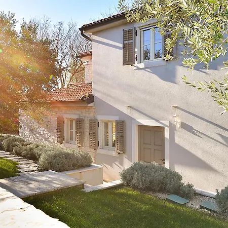 Ardiletta 2303 Villa