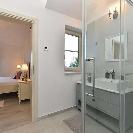 Ardiletta 2303 Villa